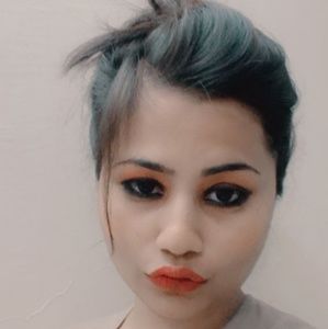 Meet your Posher, Hina safiya